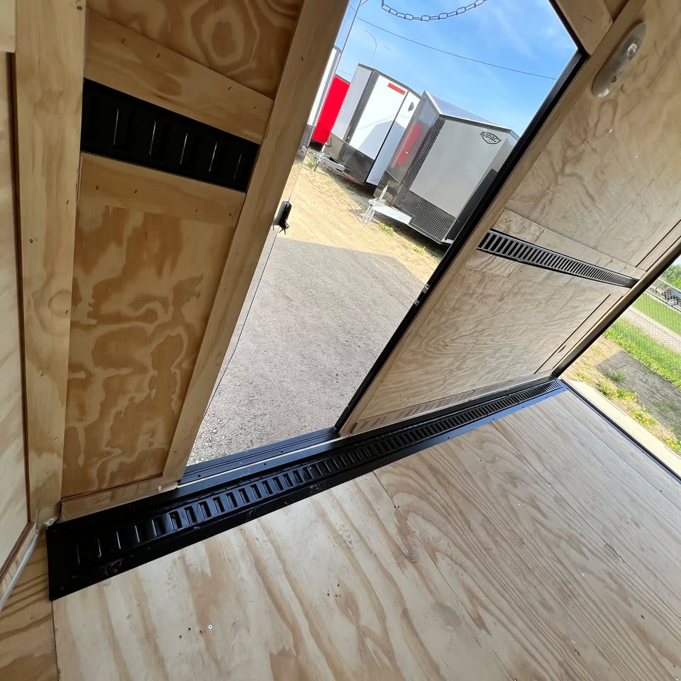 Red 2026 7x14 w/ e-track for sale in edmonton