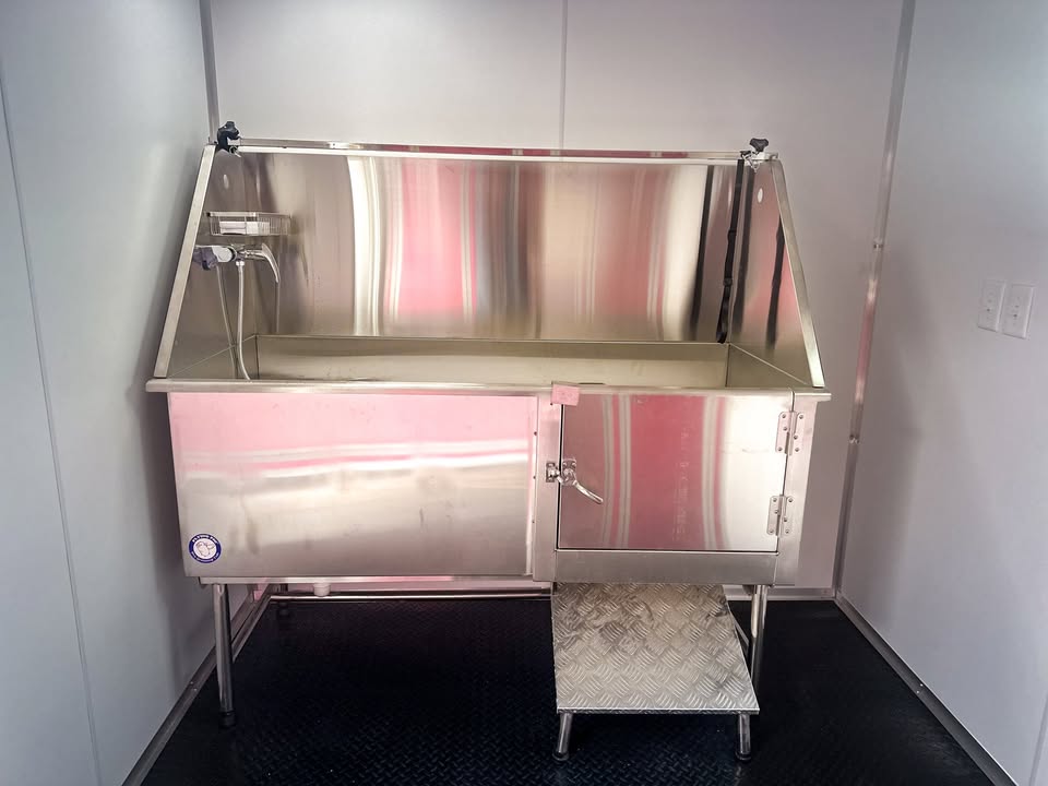 2026 Custom Dog Grooming Trailer 1 2