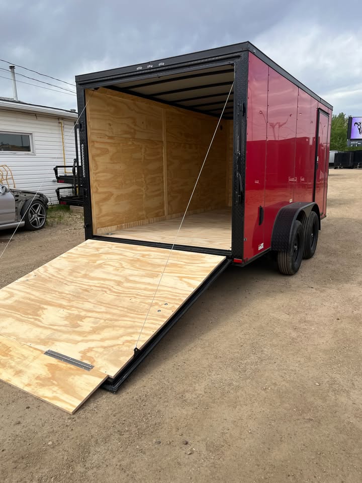 2026 7x14 Enclosed Trailer Cargo Trailer red + blackout