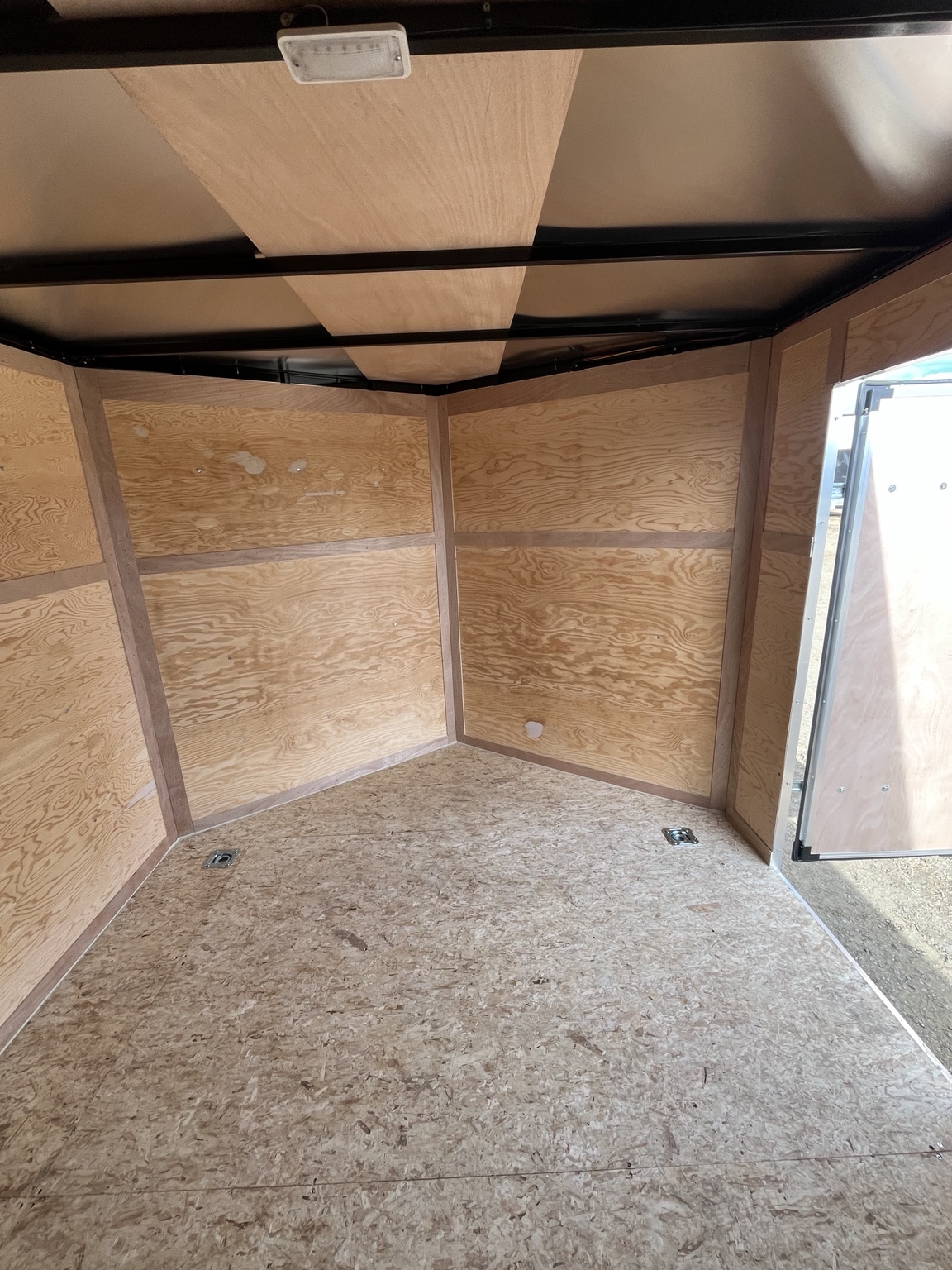 8.5x20 | Ramp Door - Image 5